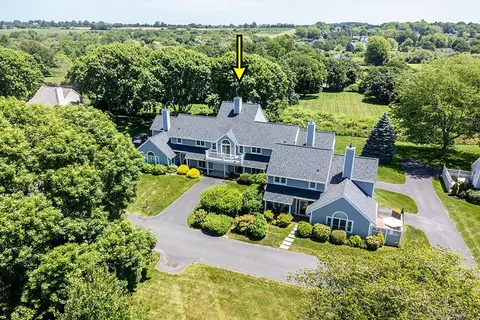 223 Corey Ln, Middletown, RI 02842