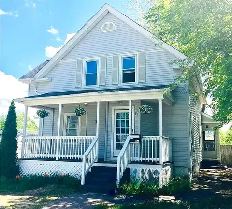 26 Ruby St, Woonsocket, RI 02895
