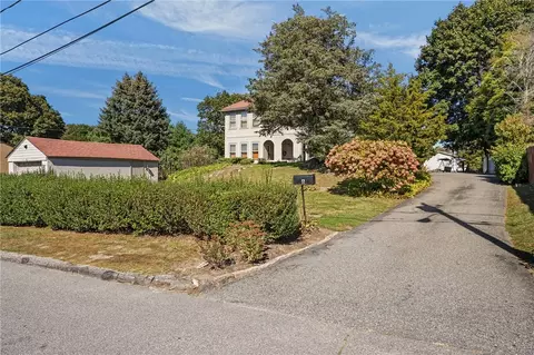 6 Vanner St, Johnston, RI 02919