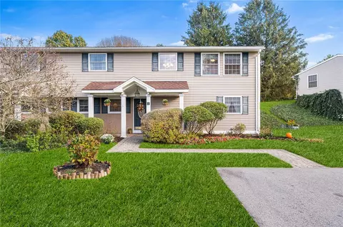 5 Leland Point Dr, Portsmouth, RI 02871