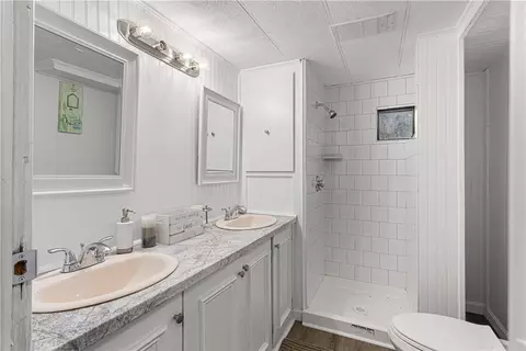 Bath - 17 Park Ln, Coventry, RI 02816 photo 2 of 2
