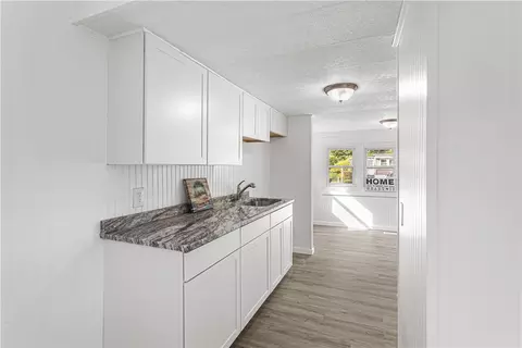Entry Way - 17 Park Ln, Coventry, RI 02816 photo 2 of 3