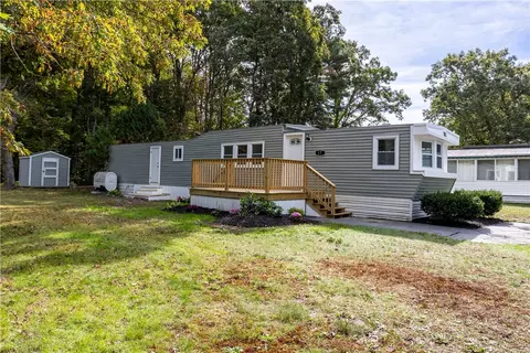 17 Park Ln, Coventry, RI 02816