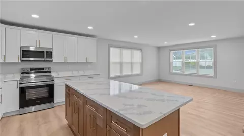 37 Hurdis St, North Providence, RI 02904