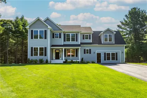 1 Cassidy Trl, Coventry, RI 02816