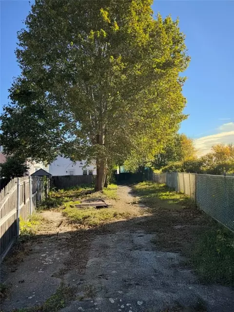 67 Brush Hill Rd, Providence, RI 02909
