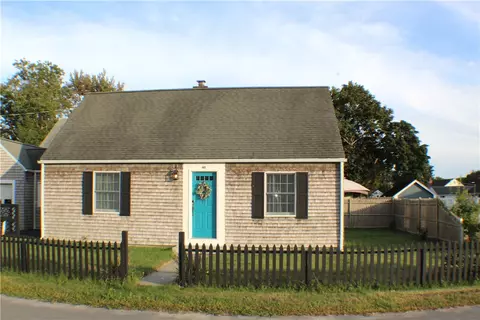 40 Warren Ave, Cumberland, RI 02864