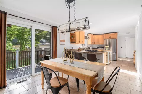 16 Taylor Ln, Warwick, RI 02886 photo 8