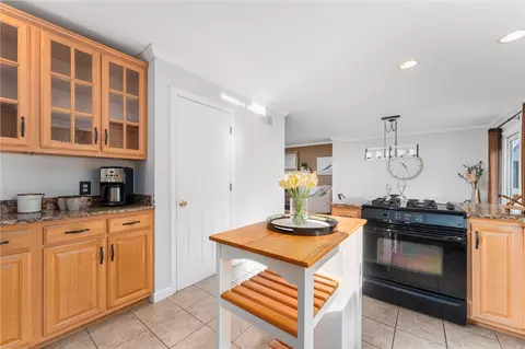 16 Taylor Ln, Warwick, RI 02886 photo 14