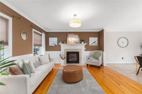 16 Taylor Ln, Warwick, RI 02886 photo 5