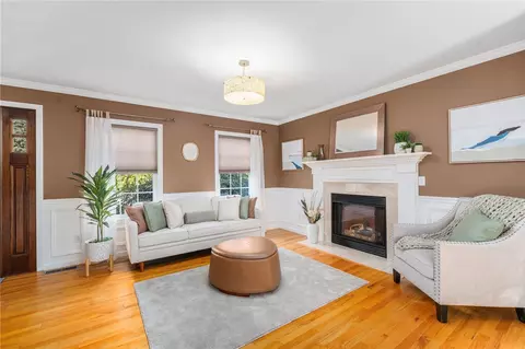 16 Taylor Ln, Warwick, RI 02886 photo 4