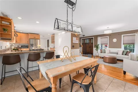 16 Taylor Ln, Warwick, RI 02886 photo 9