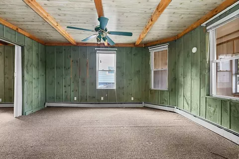 Living - 625 Gaskill St, Woonsocket, RI 02895 photo 5 of 7