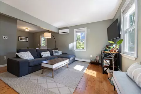 156 River St #B, South Kingstown, RI 02879