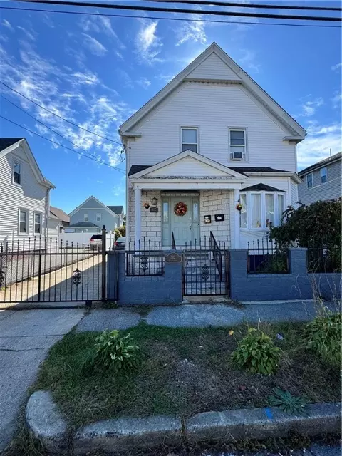 312 California Ave, Providence, RI 02905