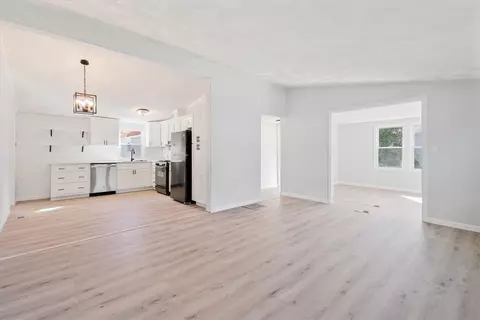 Living - 14 Valiant Dr, Coventry, RI 02816 photo 1 of 6