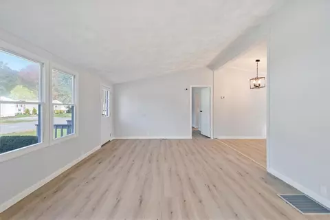 Living - 14 Valiant Dr, Coventry, RI 02816 photo 3 of 6
