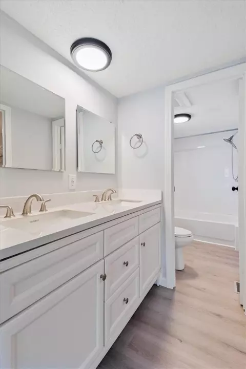 Bath - 14 Valiant Dr, Coventry, RI 02816 photo 3 of 4