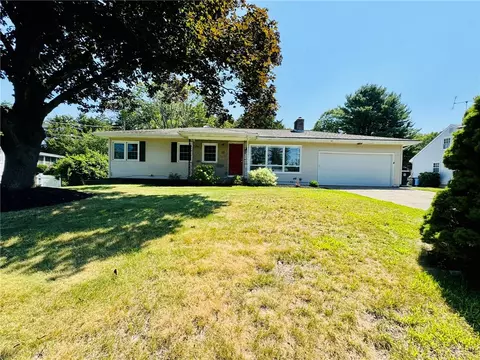 16 Tallyho Rd, Cumberland, RI 02864