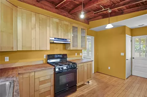 Kitchen - 49 Bridge St, Warren, RI 02885 photo 1 of 3