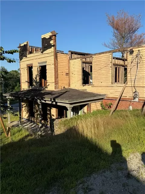 30 Hope Furnace Rd, Scituate, RI 02831