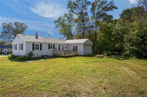 3 Creighton Pl, Coventry, RI 02816
