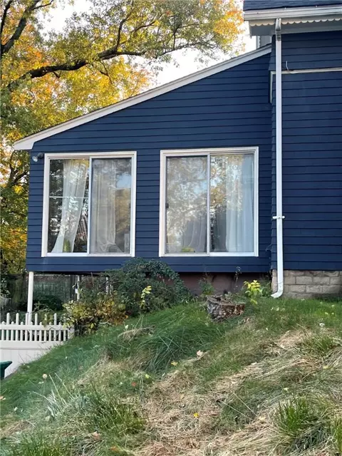 56 Winter St, Woonsocket, RI 02895 photo 8