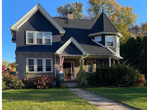 56 Winter St, Woonsocket, RI 02895