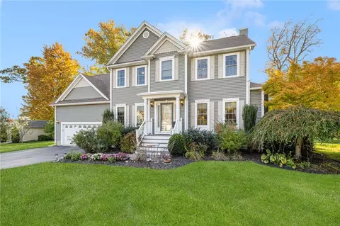 10 Honey Lou Ct, Cranston, RI 02921