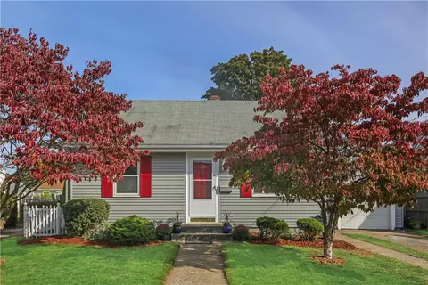 27 Ruth St, Pawtucket, RI 02861
