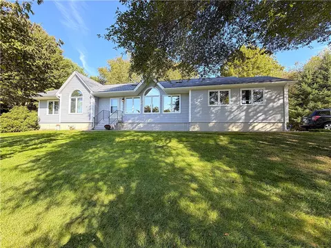 398 Sampan Ave, Jamestown, RI 02835