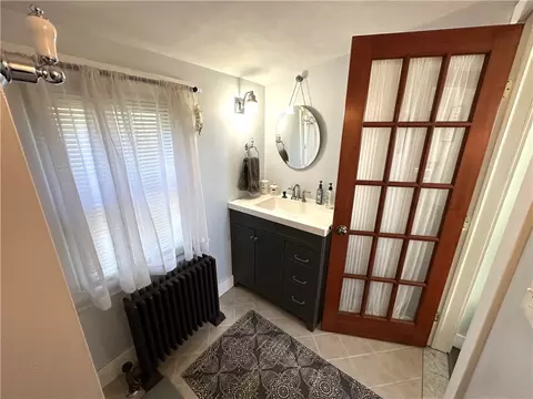 Bath - 44 George St, Westerly, RI 02891 photo 1 of 3