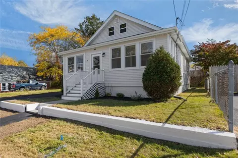 26 Doane St, Cranston, RI 02910