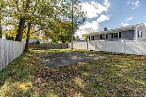 Exterior - 76 Massachusetts Ave, Warwick, RI 02888 photo 5 of 7