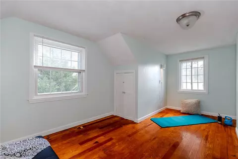 Bedroom - 76 Massachusetts Ave, Warwick, RI 02888 photo 6 of 7