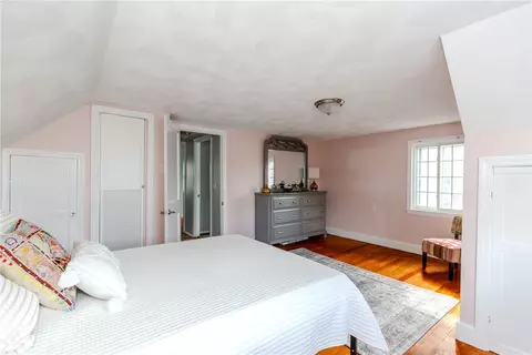 Bedroom - 76 Massachusetts Ave, Warwick, RI 02888 photo 2 of 7