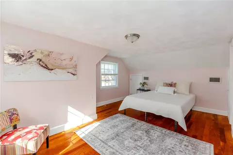 Bedroom - 76 Massachusetts Ave, Warwick, RI 02888 photo 3 of 7
