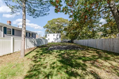 Exterior - 76 Massachusetts Ave, Warwick, RI 02888 photo 4 of 7
