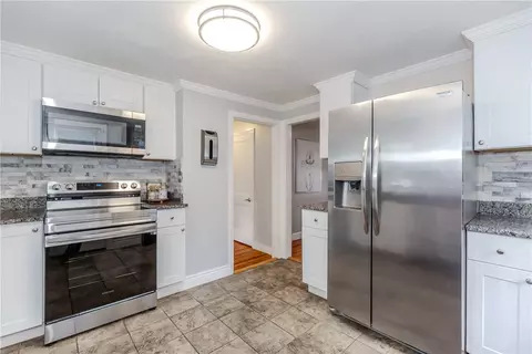 Kitchen - 76 Massachusetts Ave, Warwick, RI 02888 photo 3 of 4