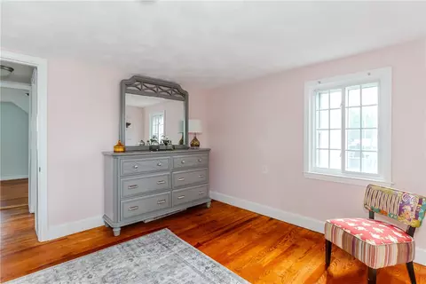 Bedroom - 76 Massachusetts Ave, Warwick, RI 02888 photo 4 of 7
