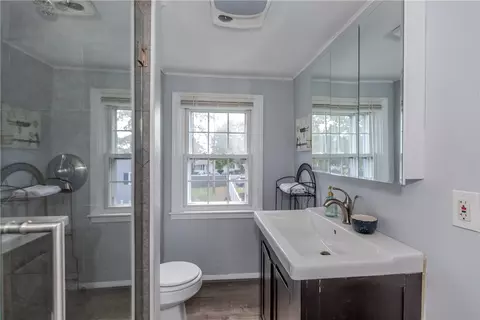Bath - 76 Massachusetts Ave, Warwick, RI 02888 photo 4 of 4