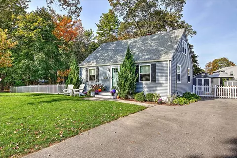 15 East Ct, North Kingstown, RI 02852