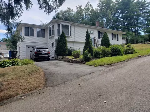 83 Valente Dr, Cranston, RI 02920