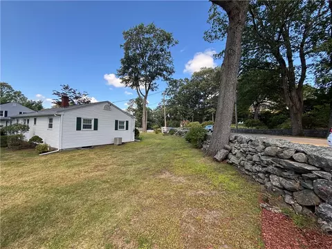 4 Pine Crest Dr, Woonsocket, RI 02895 photo 18