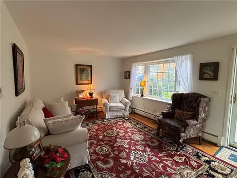 4 Pine Crest Dr, Woonsocket, RI 02895 photo 9