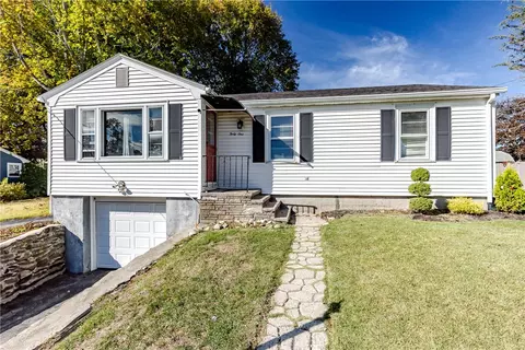41 Belvedere St, Johnston, RI 02919