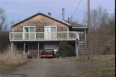 41 Pierce Rd, Saunderstown, RI 02874