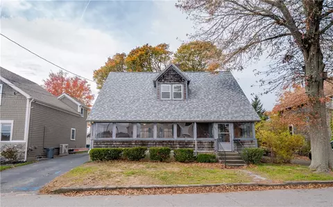 299 Narragansett Ave, Barrington, RI 02806