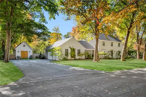 5 Boxwood Ct, Barrington, RI 02806