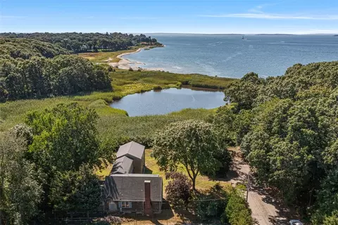 150 Alfred Drowne Rd, Barrington, RI 02806